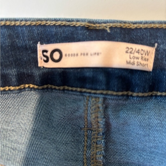 SO Low Rise Midi Denim Shorts Women’s Plus Size 22W Blue Cuffed Hem Superstretch - Picture 2 of 7